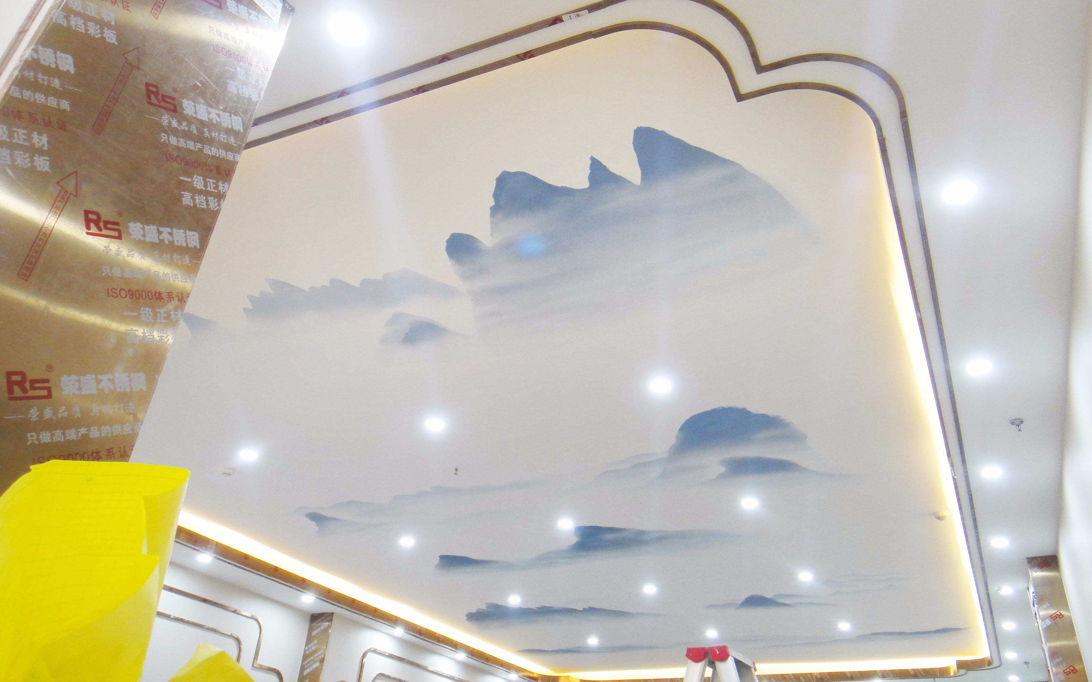 蛇角獨(dú)| 壁畫| 天花板上的中國風(fēng)水墨畫云霧山峰!手繪墻.